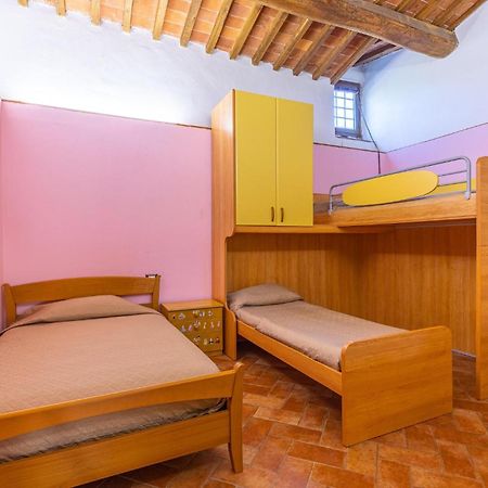 Awesome Home In Marliana With Kitchenette Exterior foto